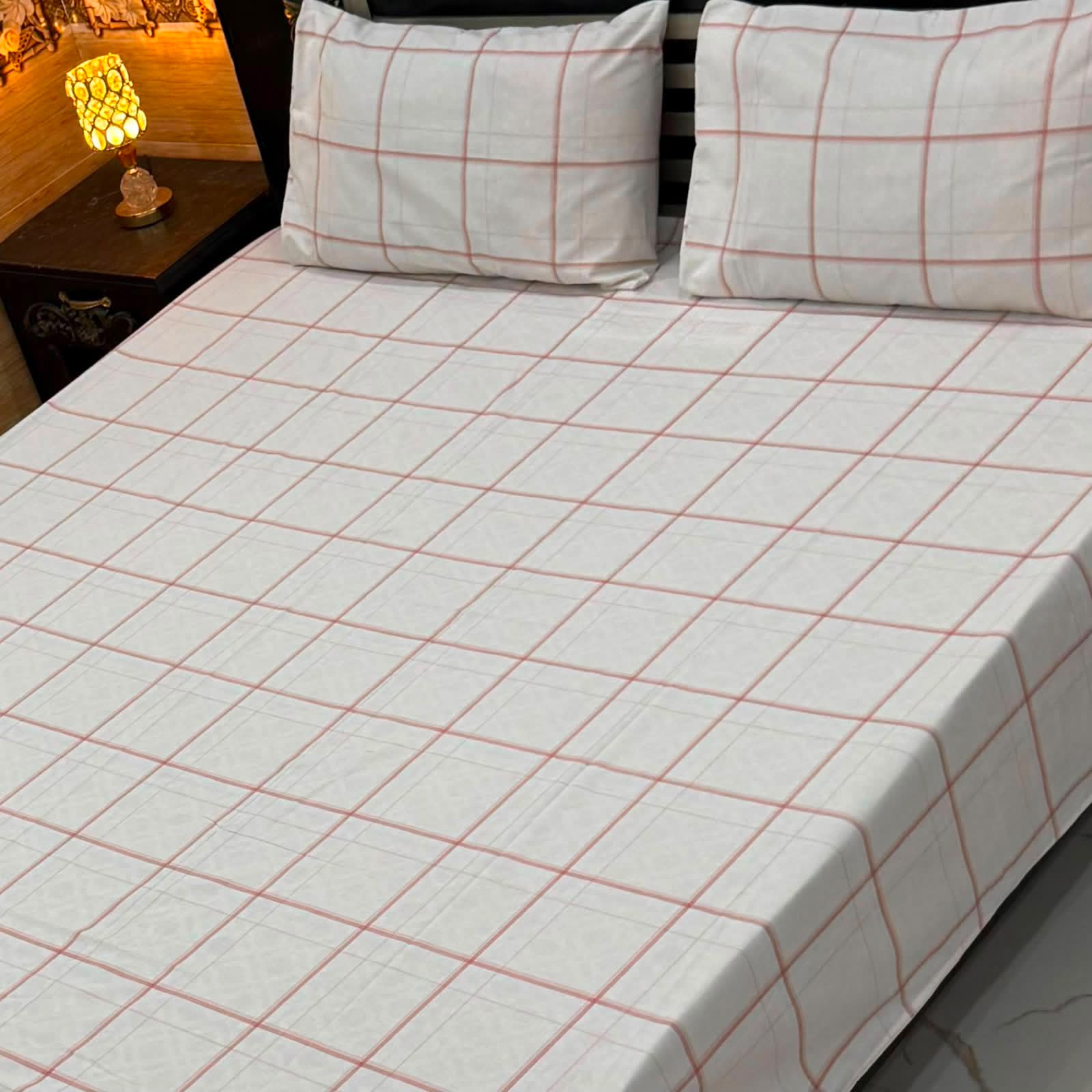 Minimal White Grid Bedsheet Set